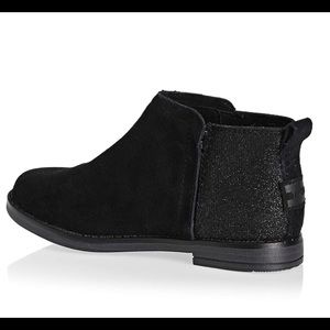 Toms black glitter deia suede bootie youth size 5.